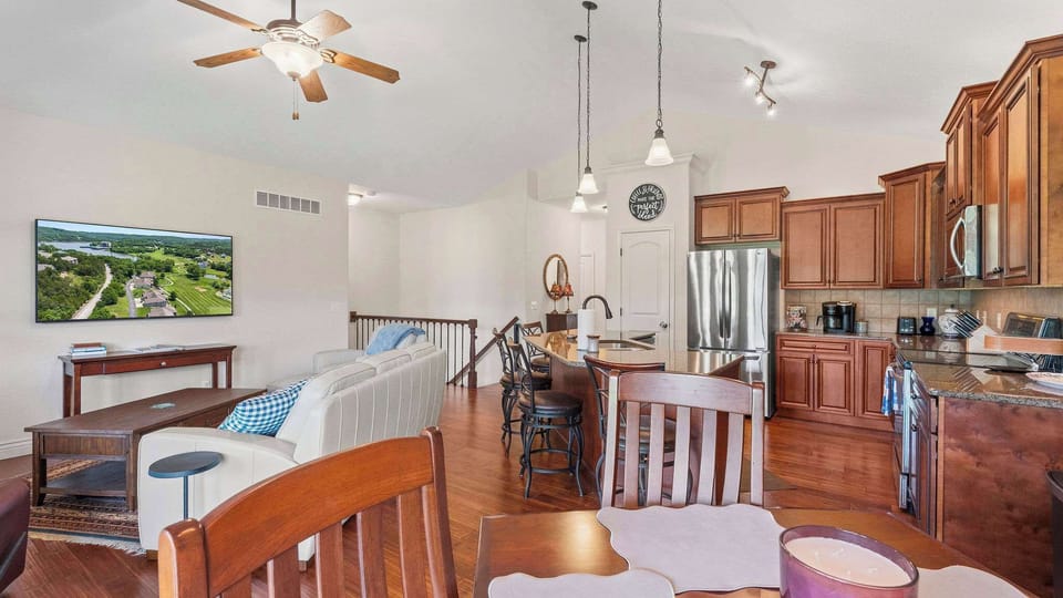 Make mealtime memories together in the dining area​