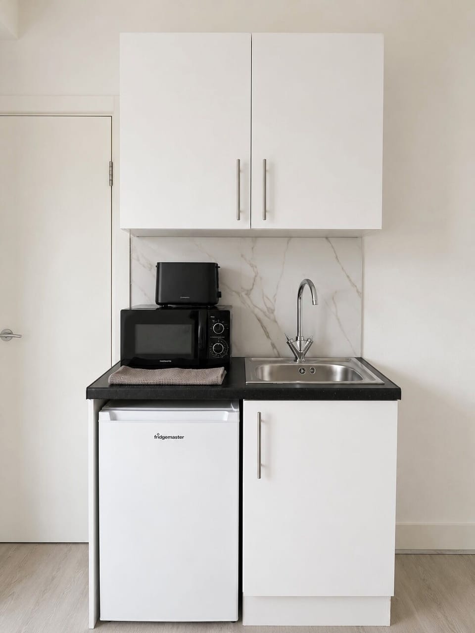 Family Quadruple Room | Private kitchen | Mini-fridge, microwave, stovetop, cookware/dishes/utensils