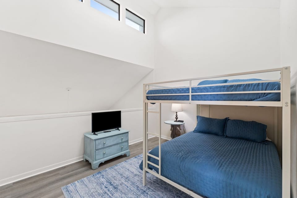 Bedroom 2 with Queen Bunk Beds