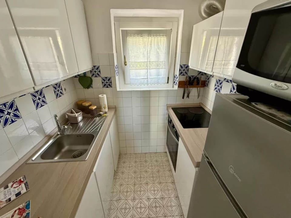 Villa, 2 Bedrooms, Patio, Garden View | Private kitchen