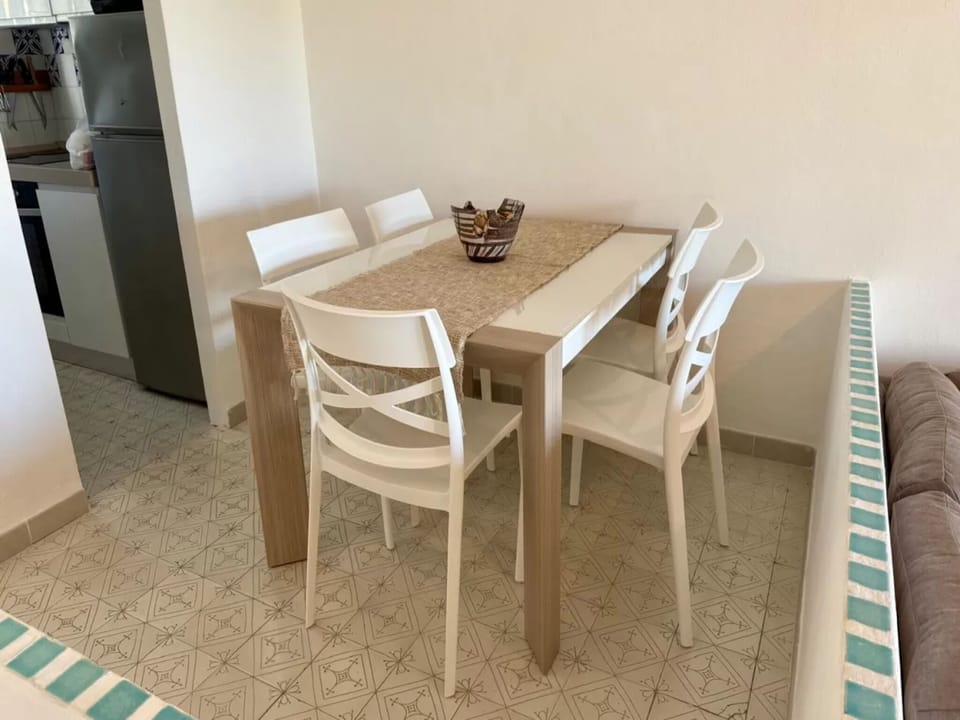 Villa, 2 Bedrooms, Patio, Garden View | Dining