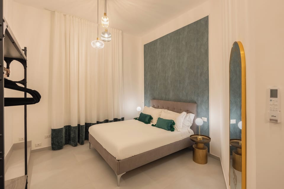 Deluxe Double Room, 1 Bedroom, Non Smoking | In-room safe, blackout drapes, soundproofing, free WiFi