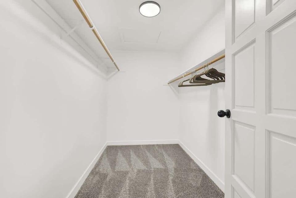 Walk in closet