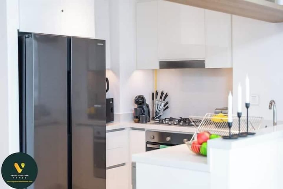 Luxury Apartment, Balcony, City View | Private kitchen | Full-size fridge, microwave, oven, stovetop