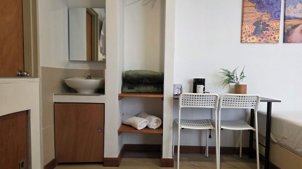 Basic Twin Room, Microwave | Interior
