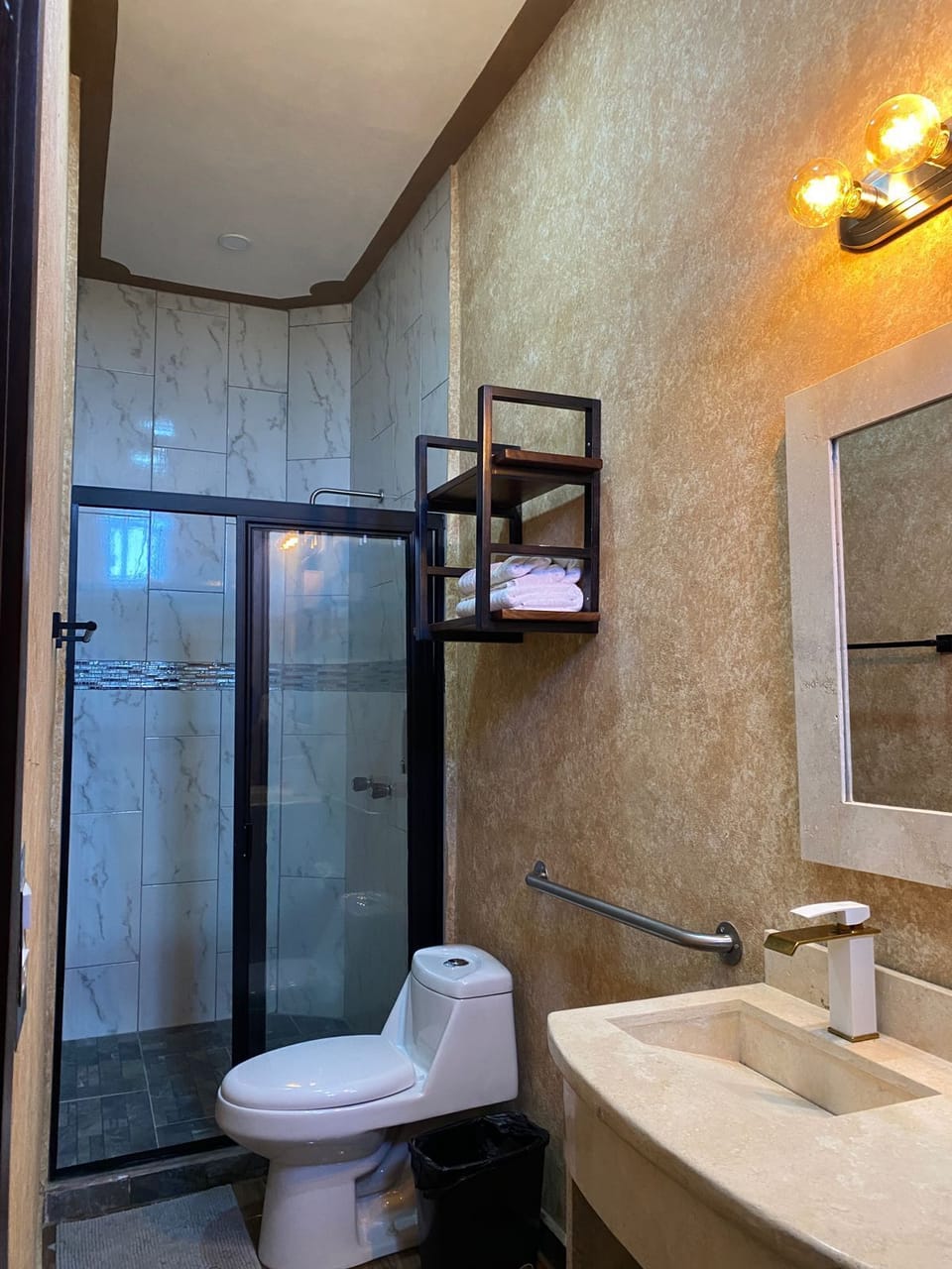 Comfort Twin Room | Bathroom | Towels, soap, shampoo, toilet paper