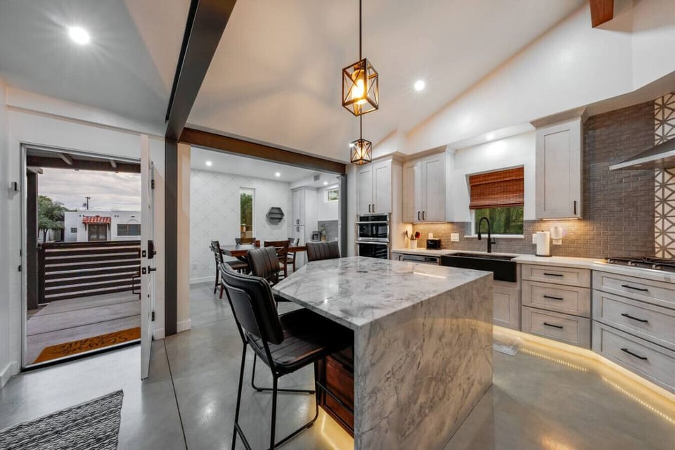 HOUSE: Updated, well-equipped, and fully stocked kitchen, ideal for easy meals and relaxed dining at home