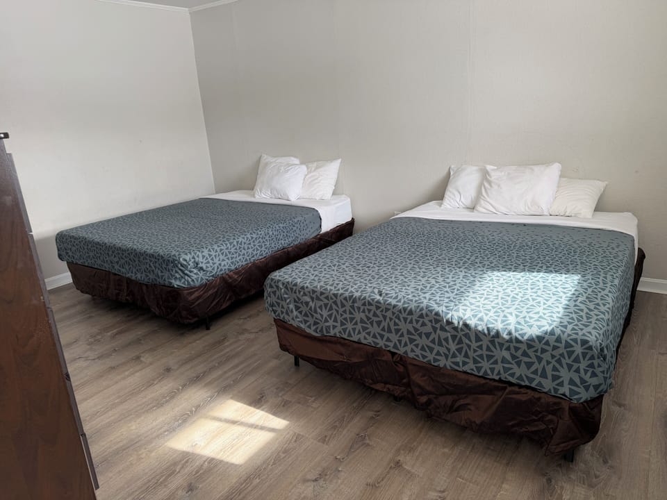 Double or Twin Room | WiFi (free)