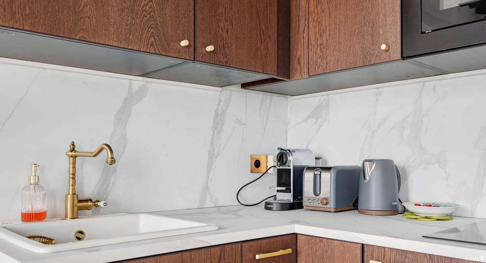 Cuisine moderne et entièrement équipée pour cuisiner comme à la maison.