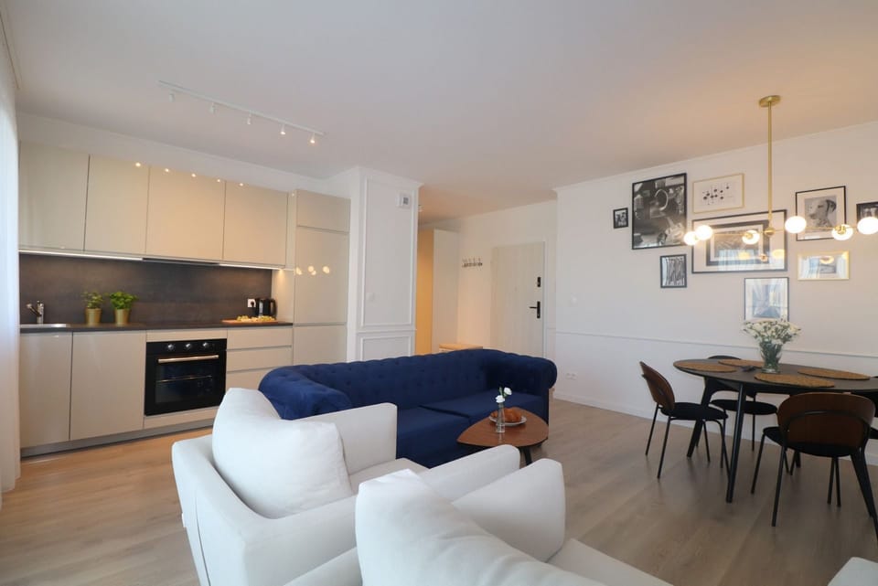 Deluxe Apartment, Balcony | Living area
