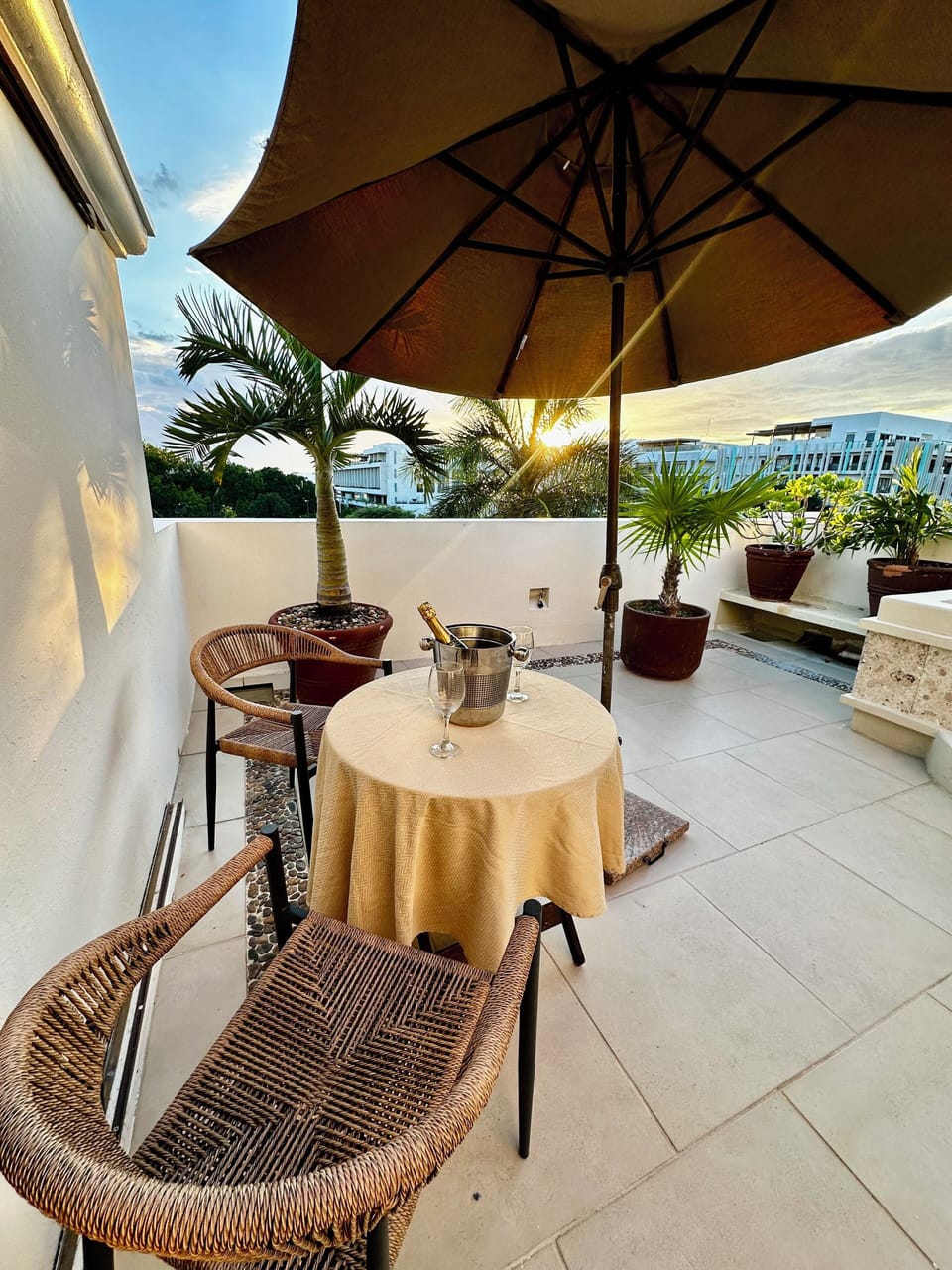 Outdoor dining