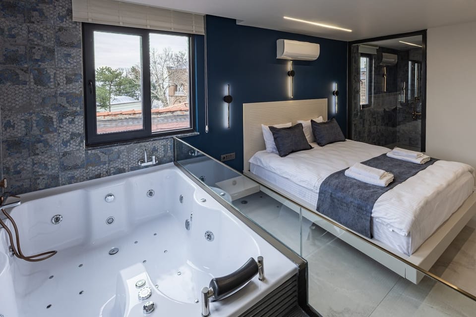 Premium Room, City View | WiFi (free)
