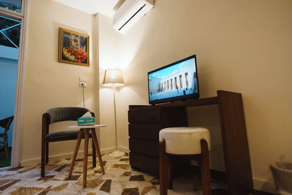 Standard Double or Twin Room, Balcony, Mountain View | Interior