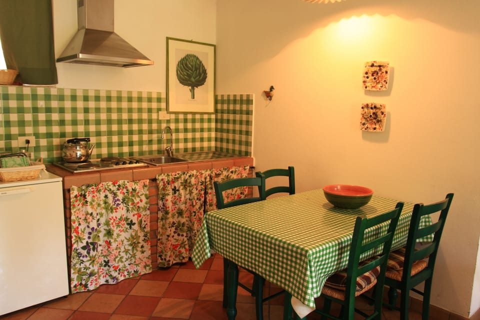 Apartment, 2 Bedrooms (4 pax) | In-room safe, desk, soundproofing, bed sheets