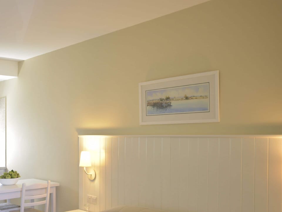 Junior Suite, Garden View | Desk, soundproofing, free WiFi, bed sheets
