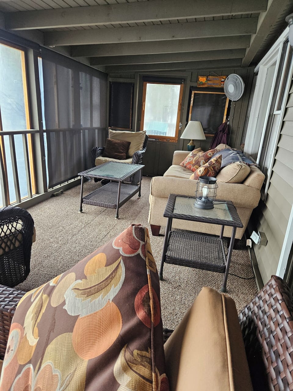 Screened in Porch for great lake views!
