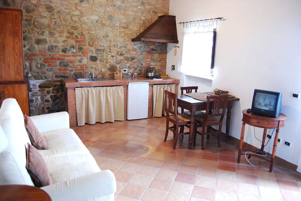 Apartment, 1 Bedroom (4 pax) | Free cribs/infant beds, free WiFi, bed sheets