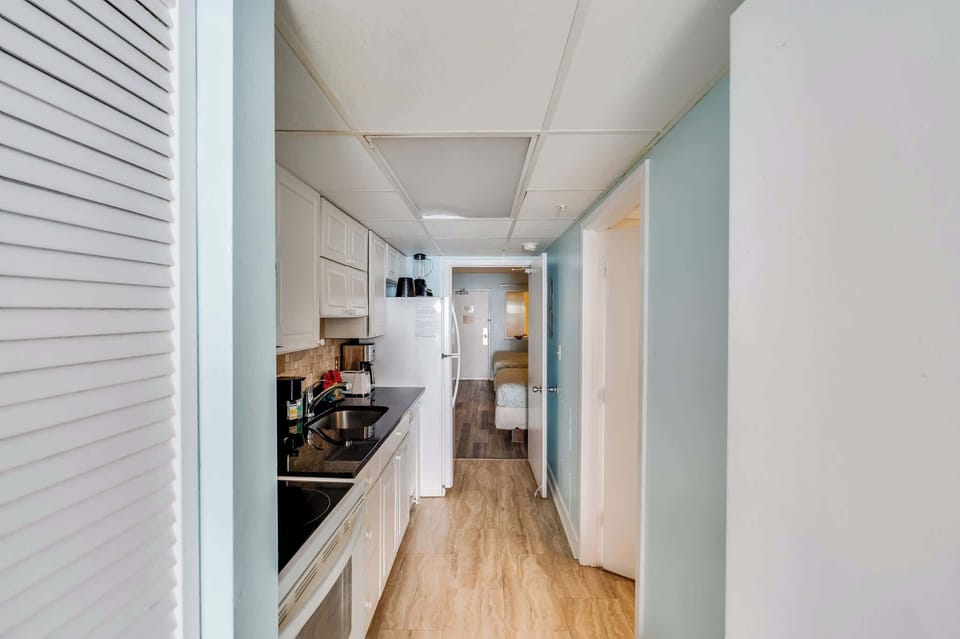  Kitchen for Easy Dining 🍽️