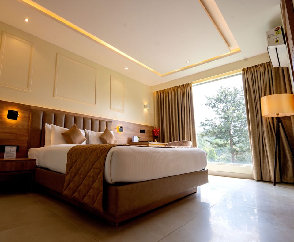 Arabica Room | 1 bedroom, premium bedding, desk, soundproofing