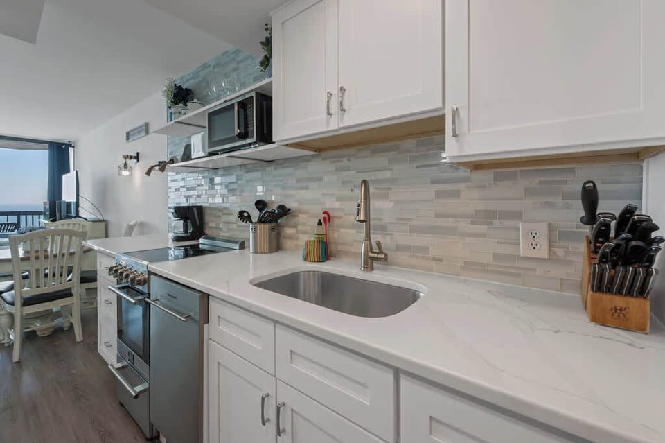 Large Kitchen Area
