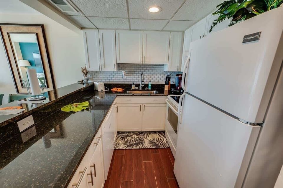 Large Kitchen Area
