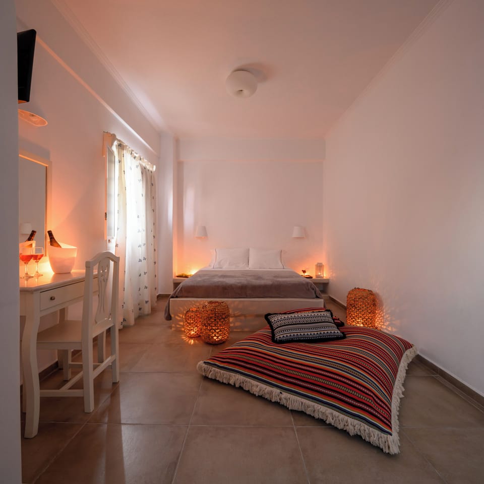 Standard Room, Garden View | Premium bedding, in-room safe, desk, soundproofing