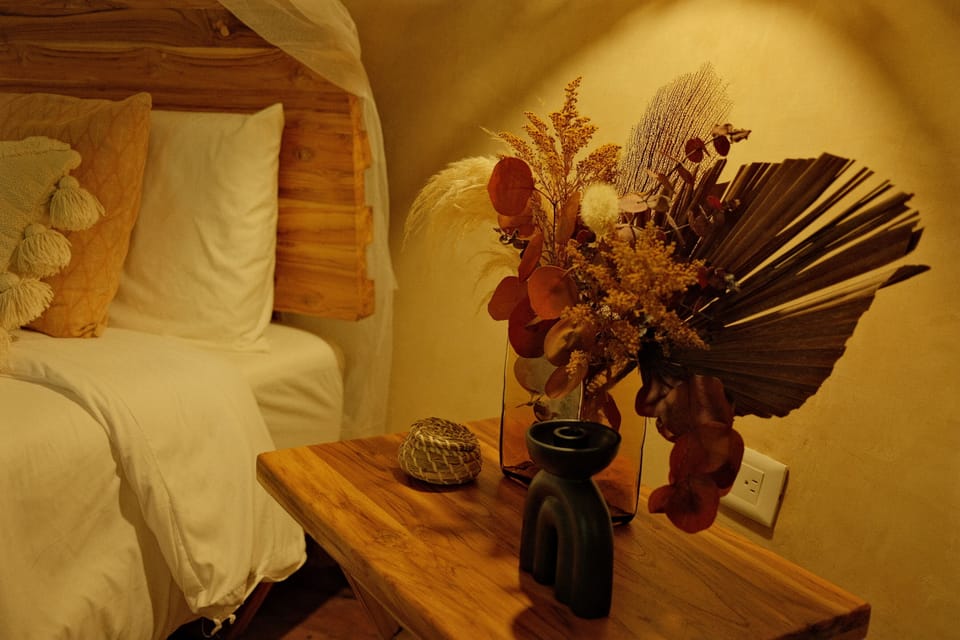 Romantic Cabin, Bathtub, Garden Area | Individually decorated, individually furnished, desk, laptop workspace