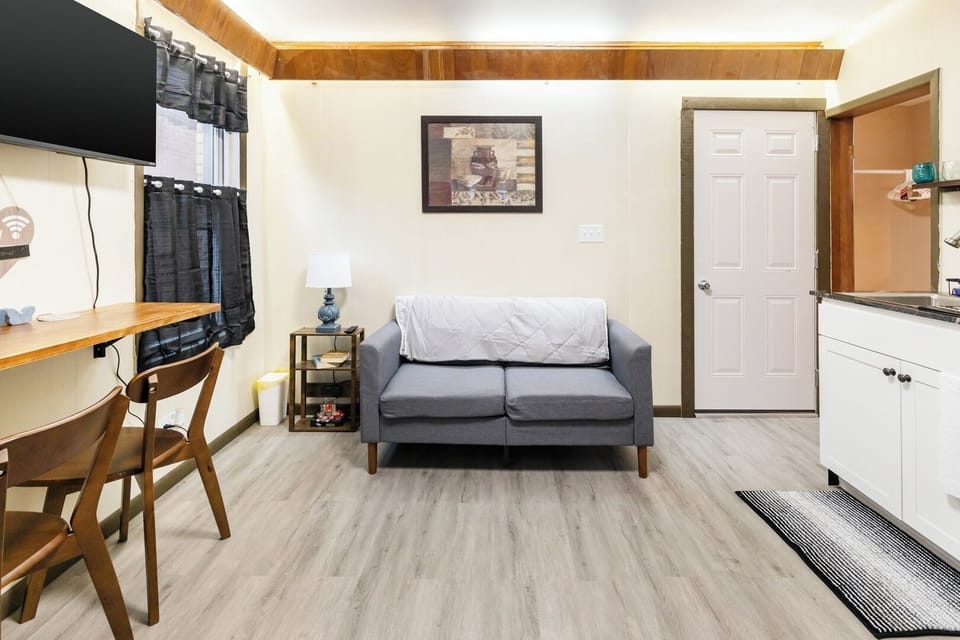Apartment (2 Bedrooms) | Front of property