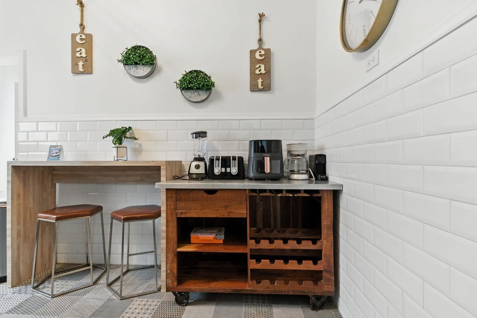 Kitchen Bar