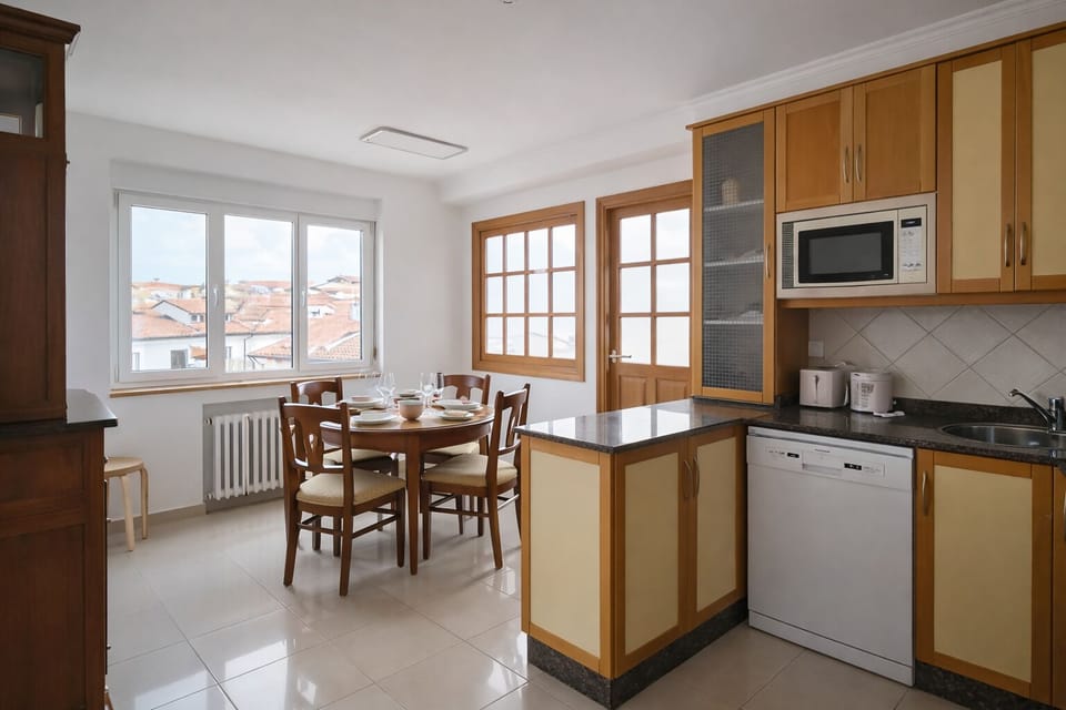 Kitchen or kitchenette,Dining area