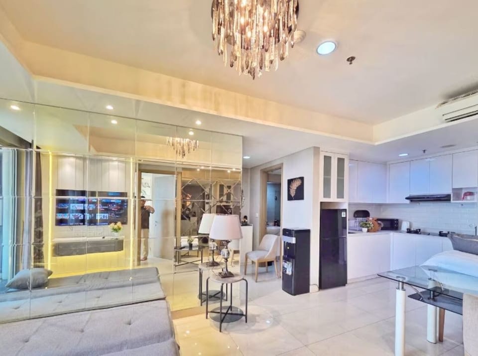 Apartment, 3 Bedrooms, City View | Living area | 43-inch Smart TV with cable channels