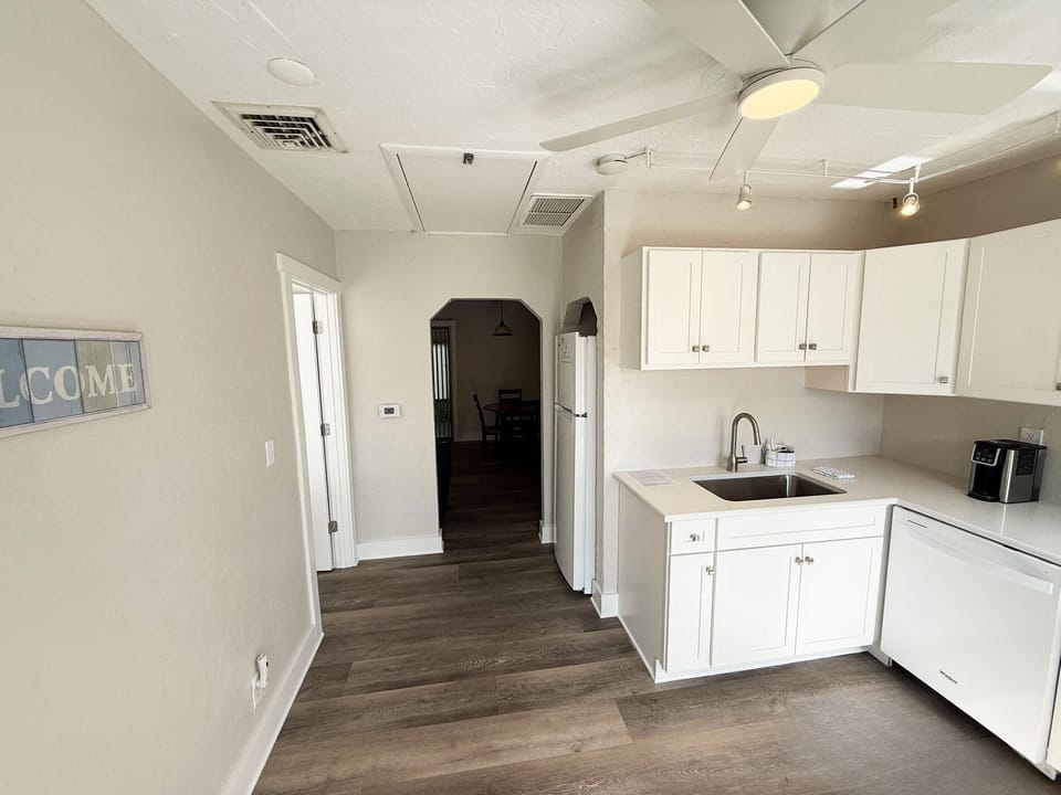 Venice Villas 1BR – Sleeps 4 Regina (7063)