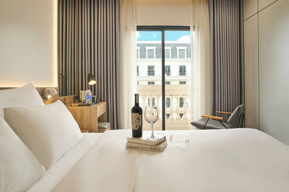 Studio, Partial Ocean View | Egyptian cotton sheets, premium bedding, down comforters, pillowtop beds