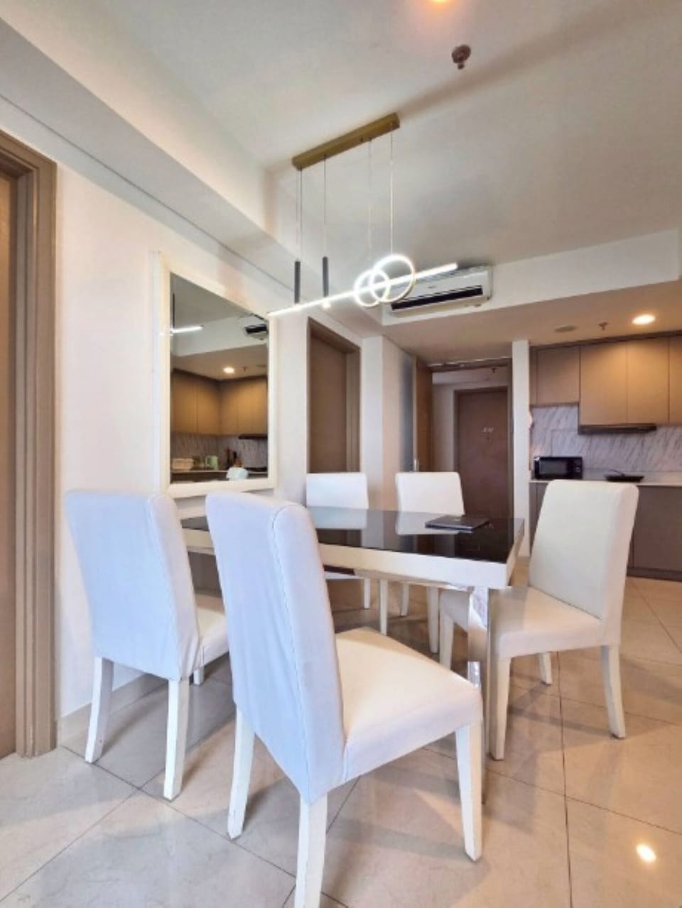 Apartment, 3 Bedrooms, City View | In-room dining