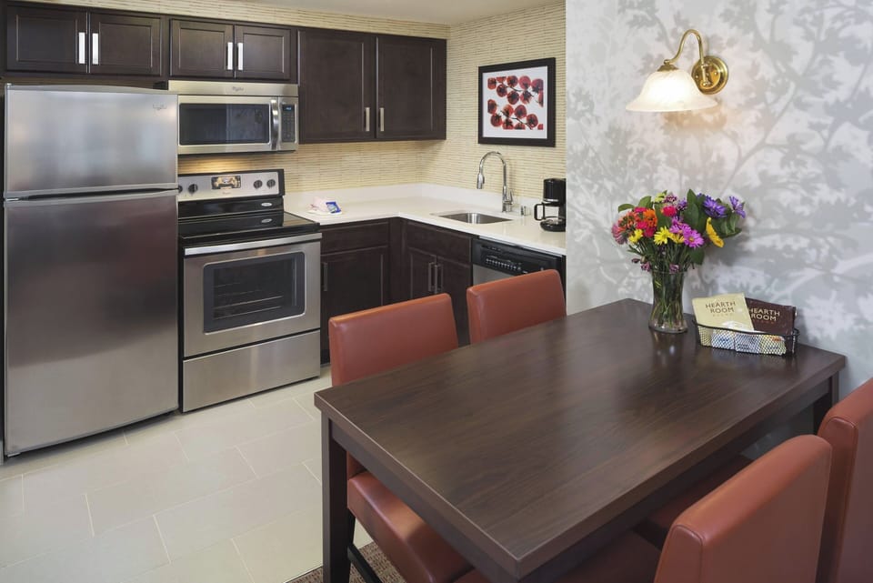 Suite, 2 Bedrooms | Desk, iron/ironing board, free cribs/infant beds, rollaway beds