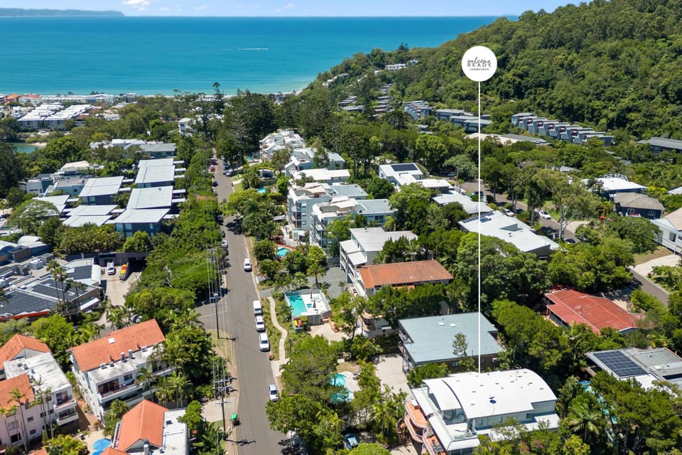 Central location close to beaches and shops