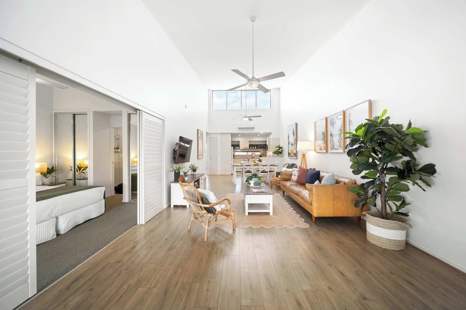 Light filled apartment positioned on the top floor