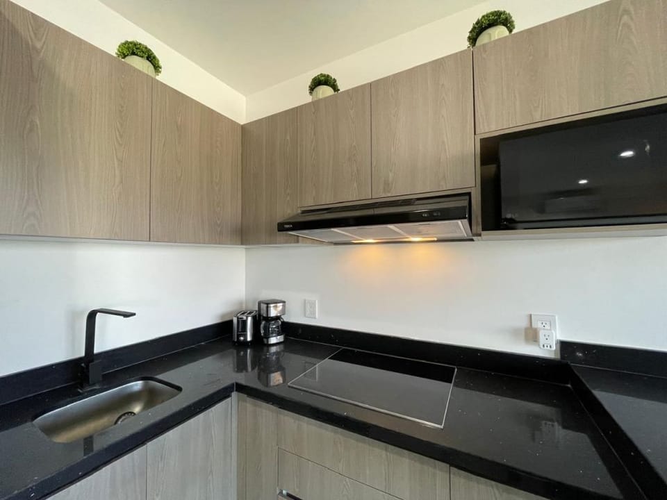 Marina Cerritos Coastal Retreat – 2BR (2240)