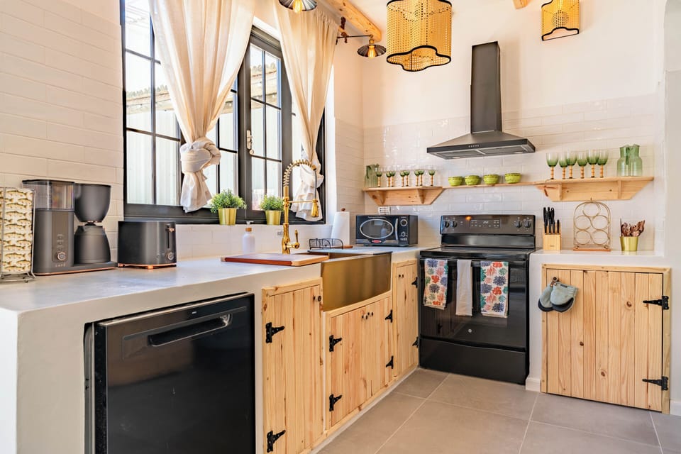 Luxury Villa | Private kitchen | Coffee/tea maker, electric kettle