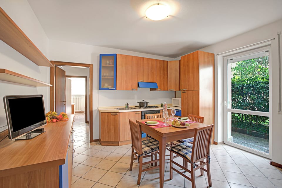 Standard Apartment, 1 Bedroom, Microwave (Appartamento Gioale) | Dining