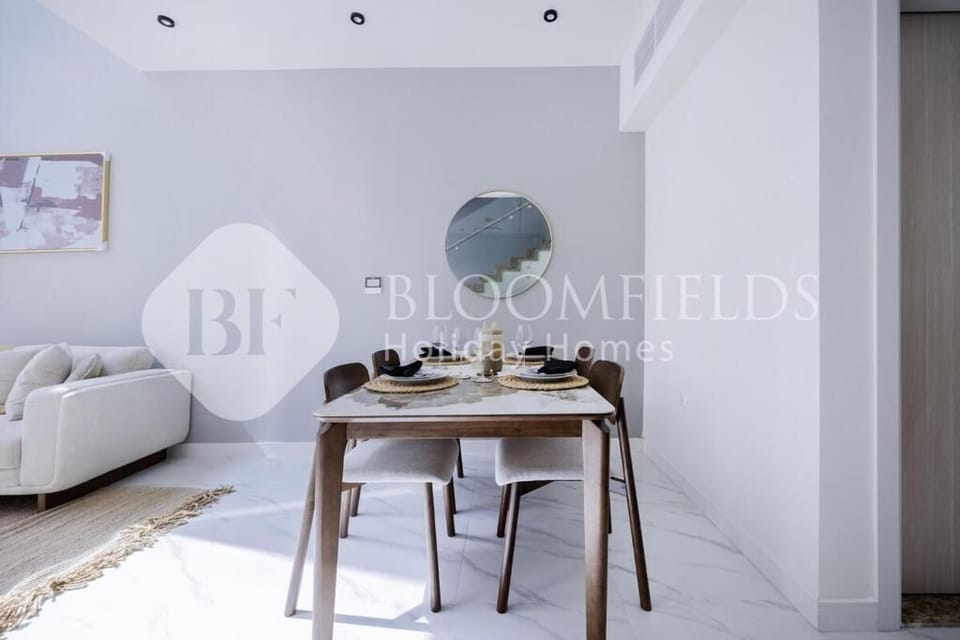 Apartment | Dining