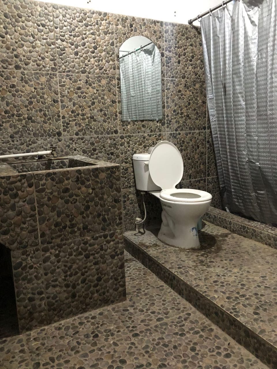 Classic Apartment, Mountain View | Bathroom | Free toiletries, hair dryer, towels, soap