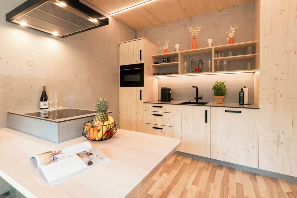 Deluxe Studio | Private kitchen | Fridge, microwave, oven, stovetop