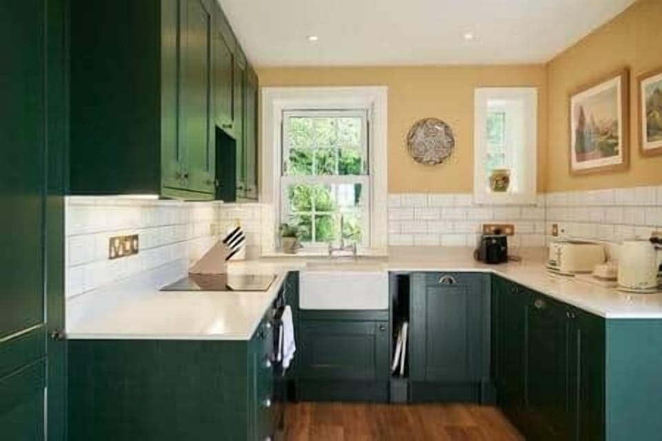A fully equipped kitchen 