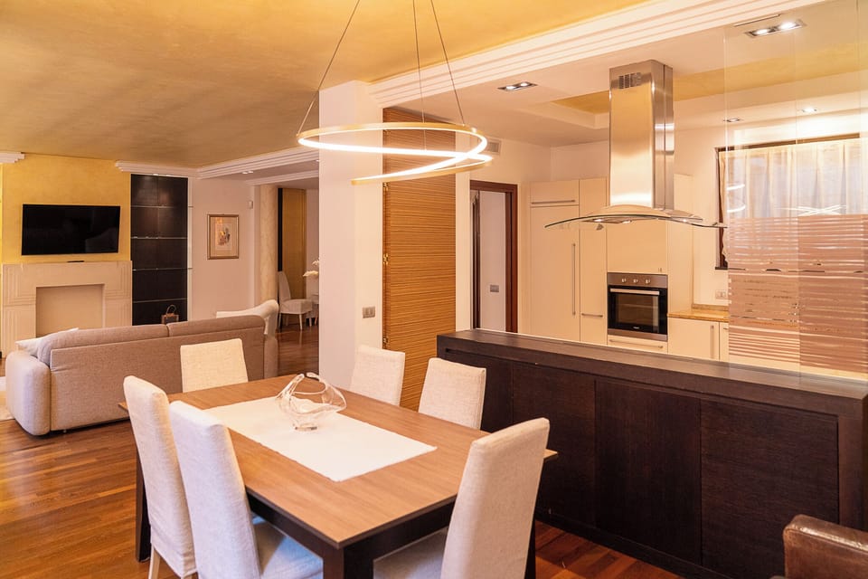 Apartment, 3 Bedrooms, City View | Living area
