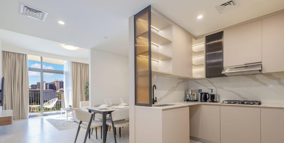 Apartment, Balcony | In-room dining