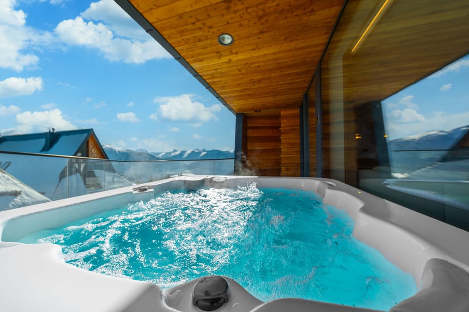 Private spa tub