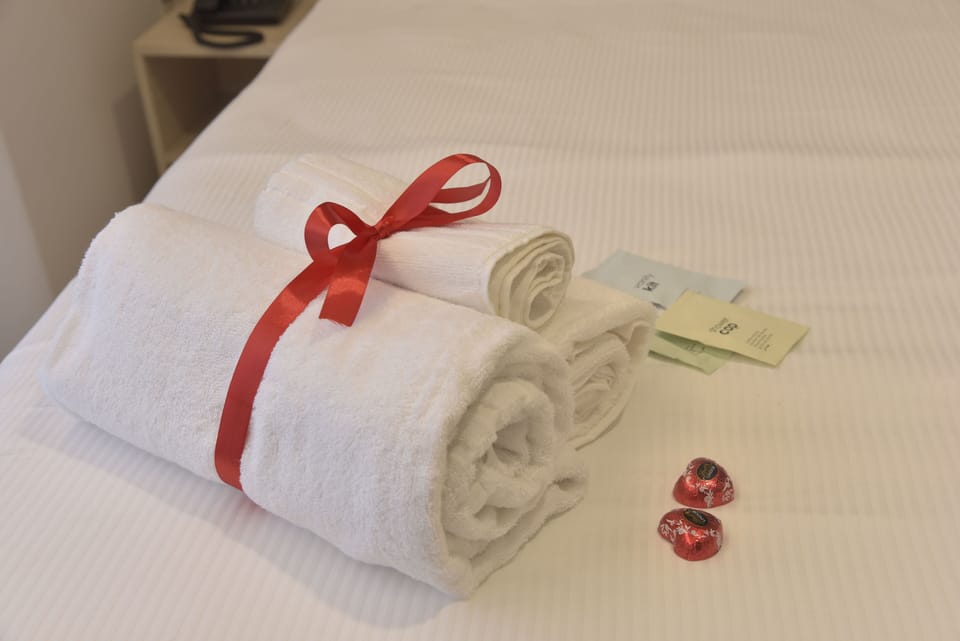 Deluxe Room, 1 King Bed, Garden View | Bathroom amenities | Hair dryer, slippers, bidet, towels