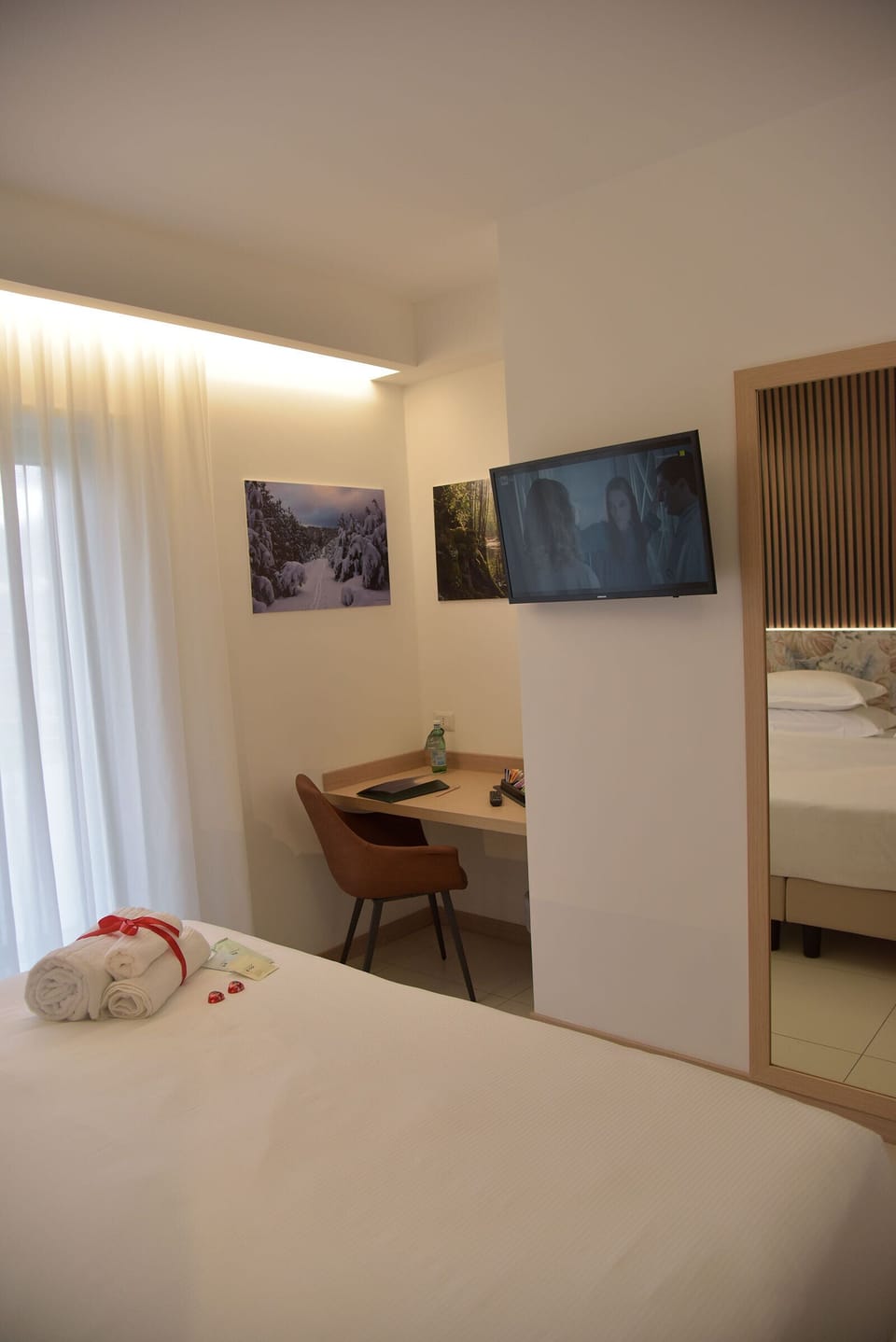 Deluxe Double or Twin Room, Balcony | Down comforters, minibar, in-room safe, desk