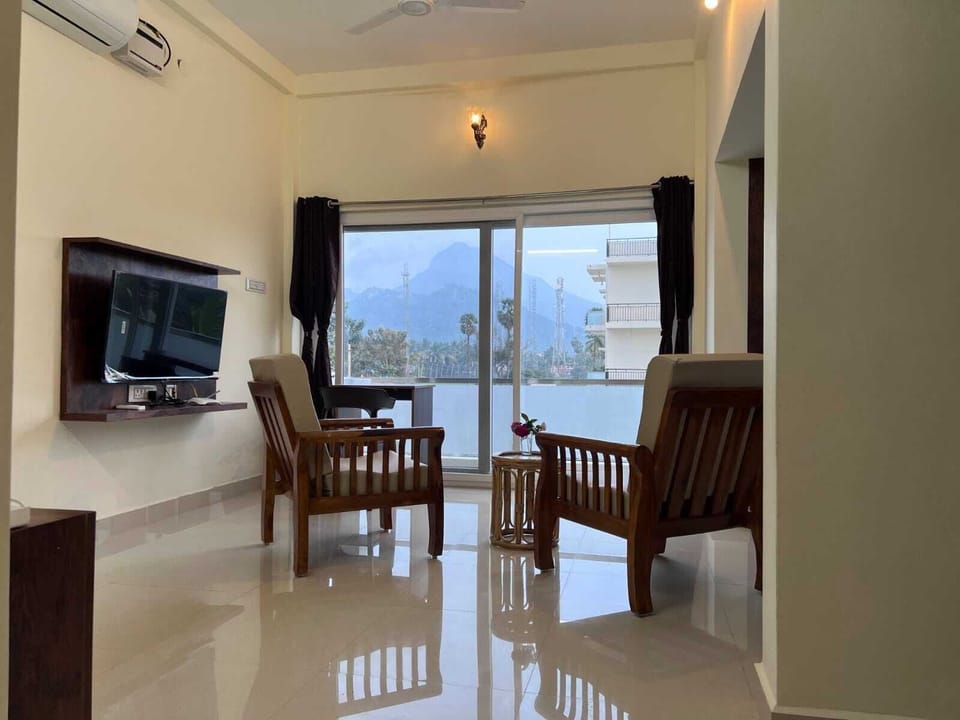 Suite, Mountain View | Egyptian cotton sheets, premium bedding, free WiFi